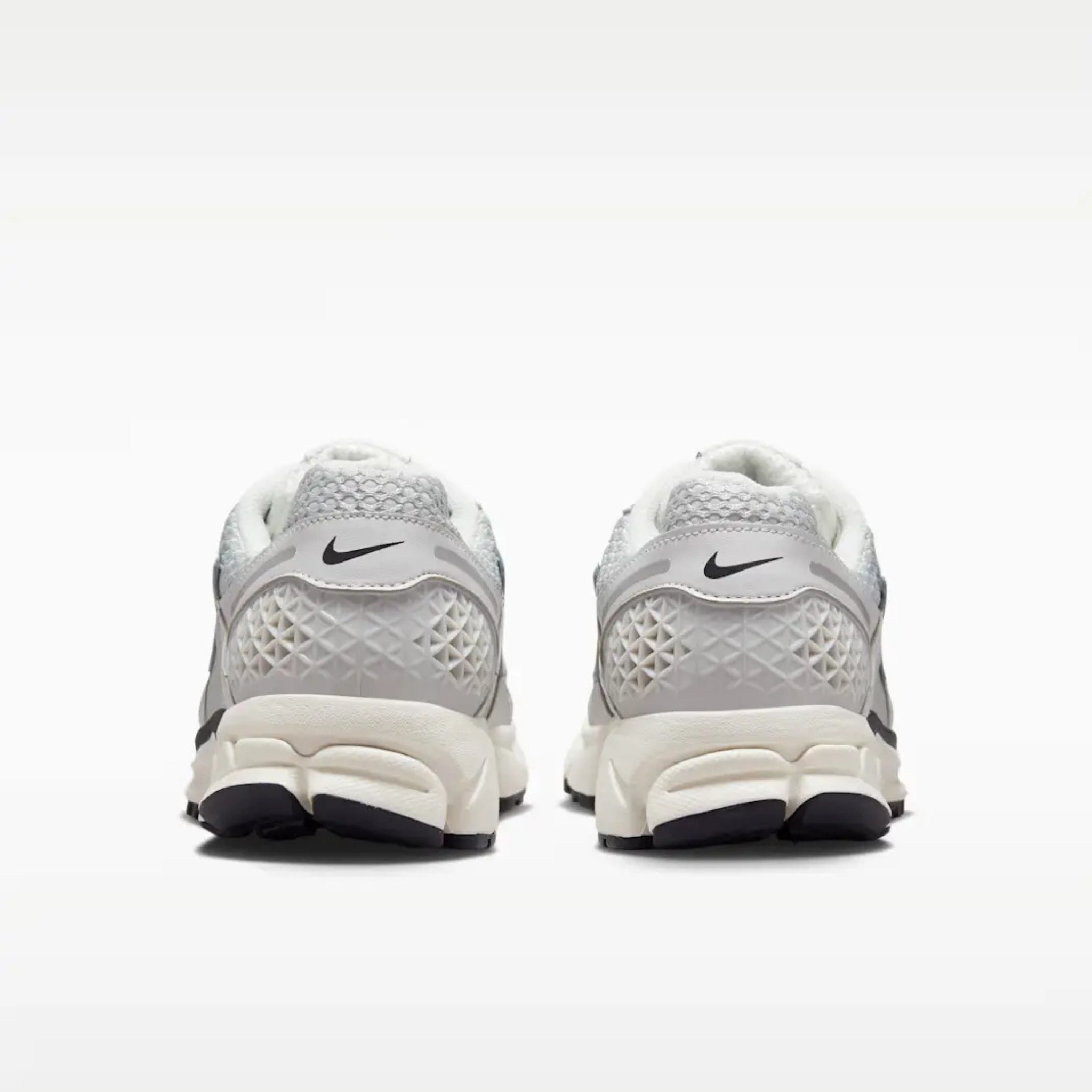 Nike Zoom Vomero 5 Photon Dust Metallic Silver (Women's)