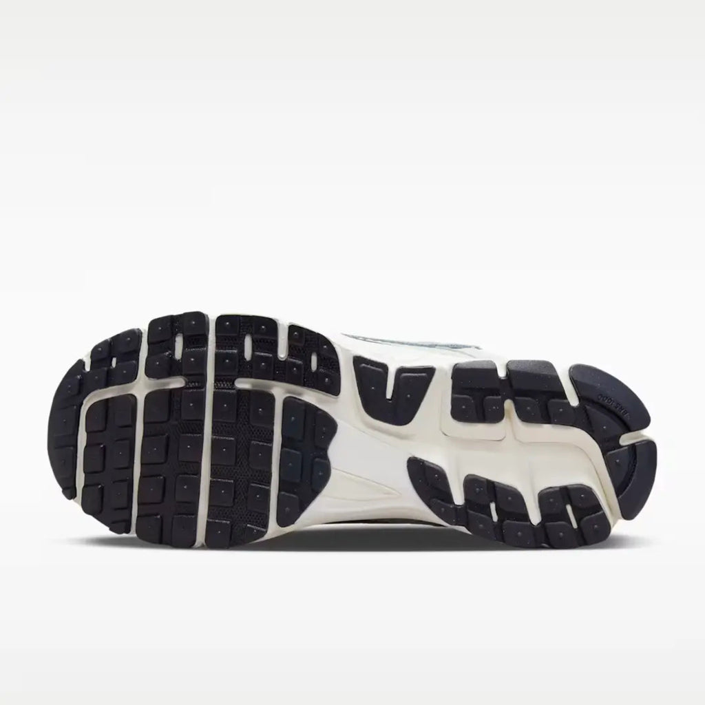 Nike Zoom Vomero 5 Photon Dust Metallic Silver (Women's)