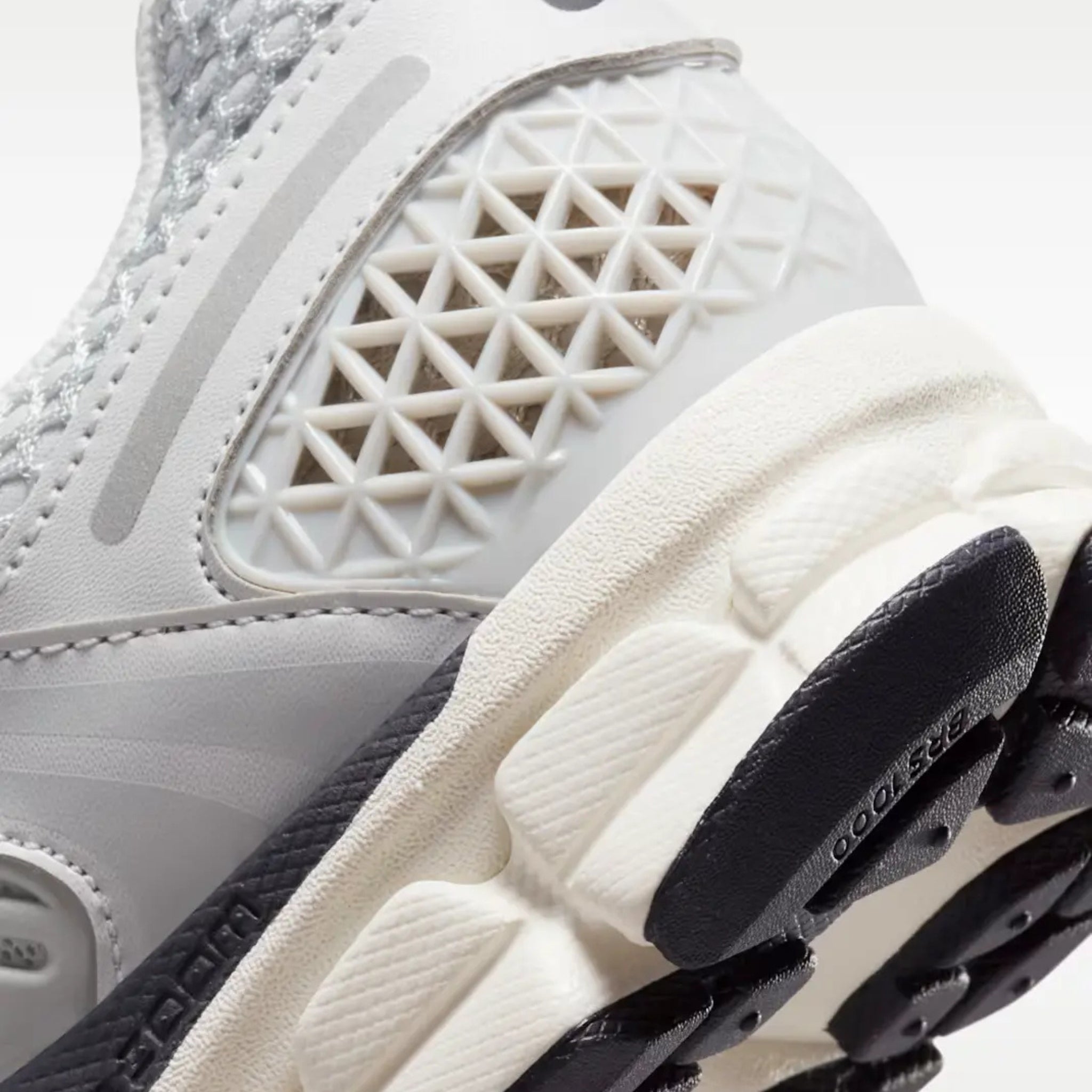 Nike Zoom Vomero 5 Photon Dust Metallic Silver (Women's)